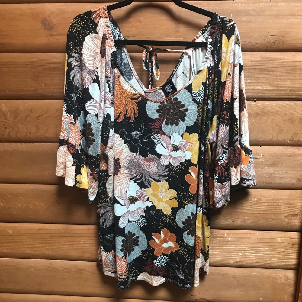 Bobeau Tie-Back Flutter Sleeve Tee